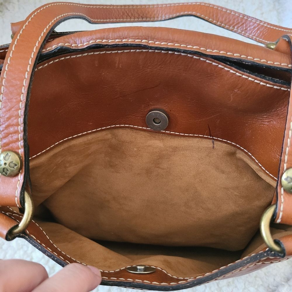 Patricia Nash Poppy‎ Tote in Burnished Tooled Gold - Picture 12 of 14